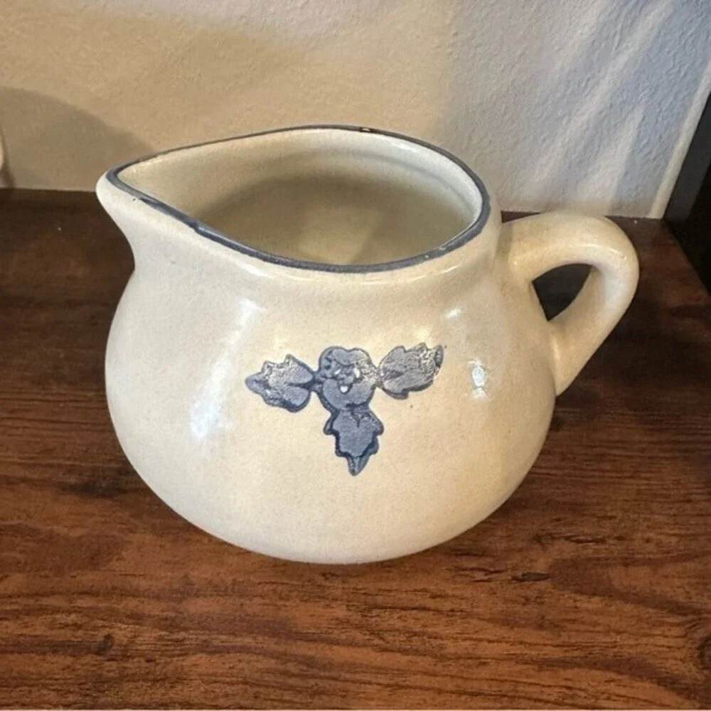 Pfaltzgraff Yorktowne Ceramic Wide Serveware Creamer Pitcher Gravy Boat - Picture 4 of 8